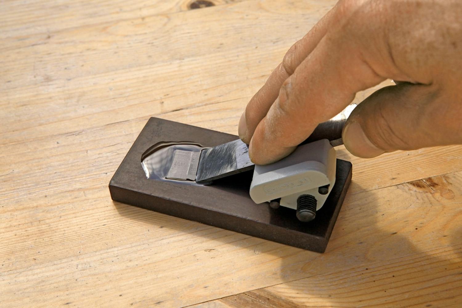 Taltat: Näin pidät terän oikeassa kulmassa Taltat: Näin pidät terän oikeassa kulmassa